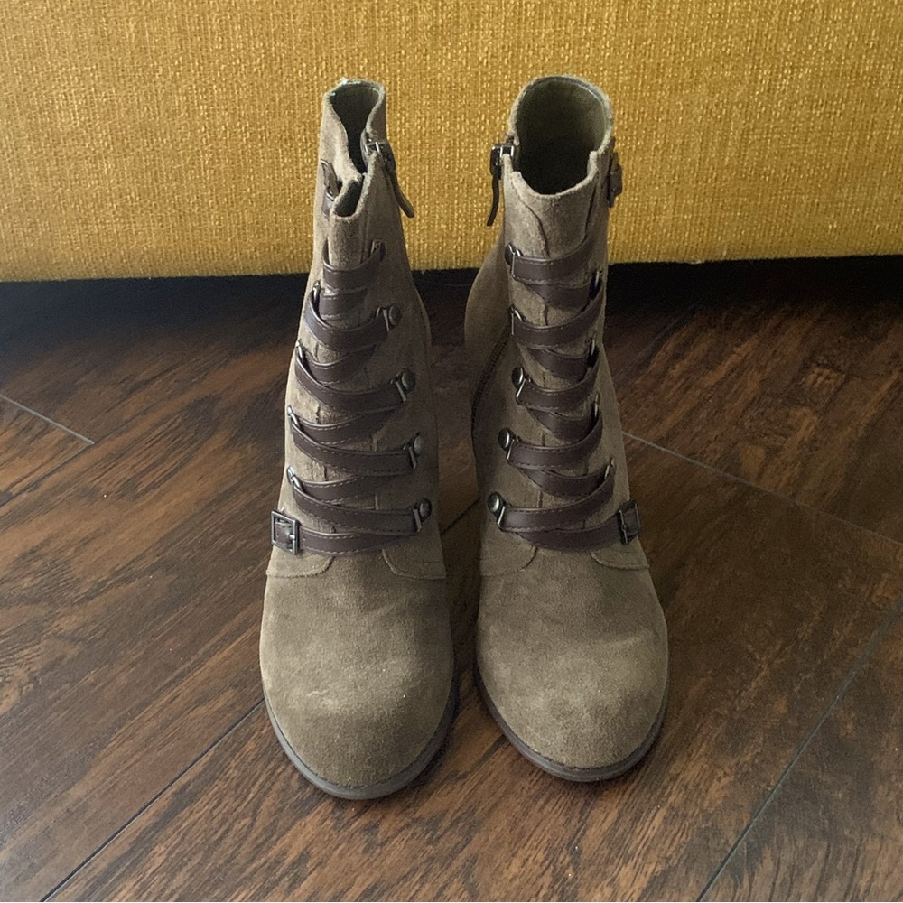 BCBG Generation Ankle Boots (Size 6)